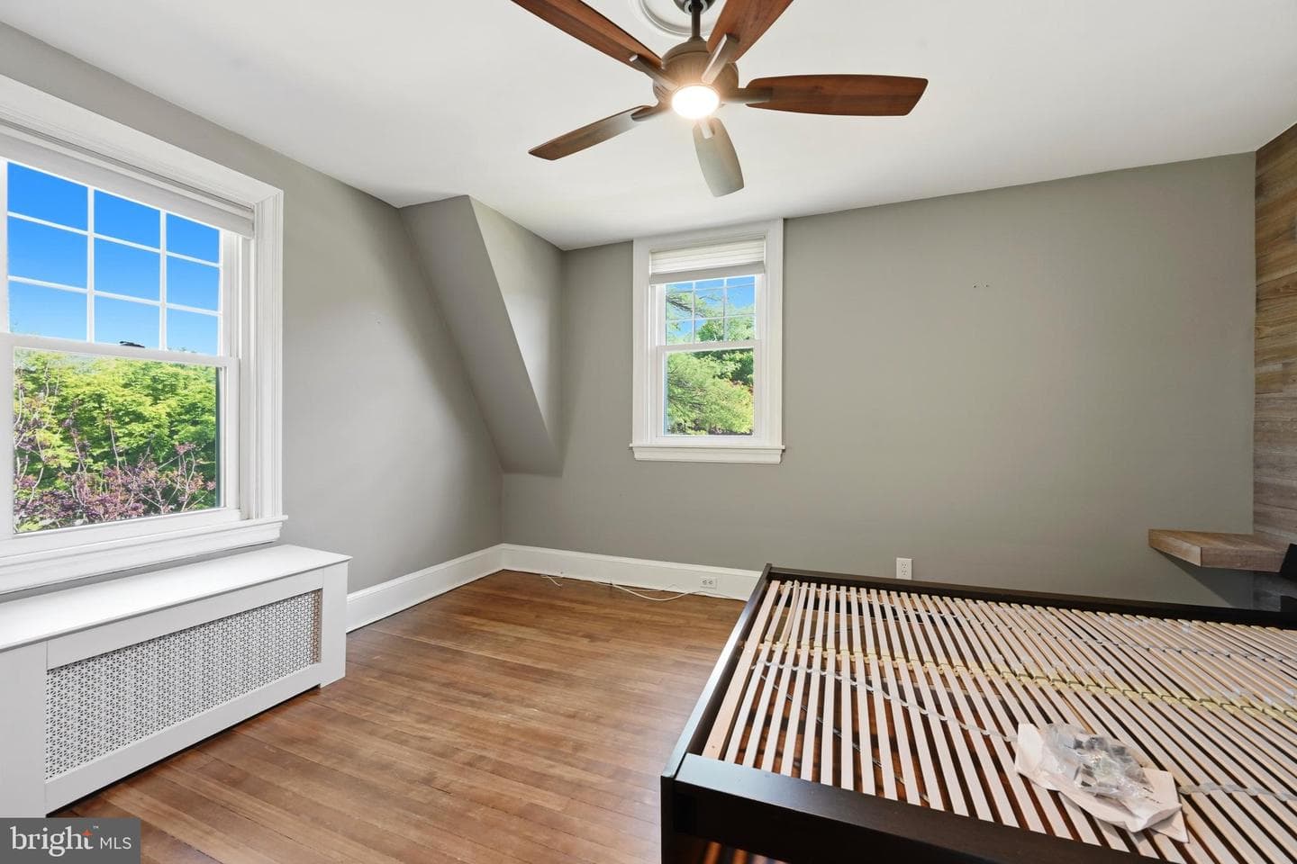 1019 Stirling Street photo 18