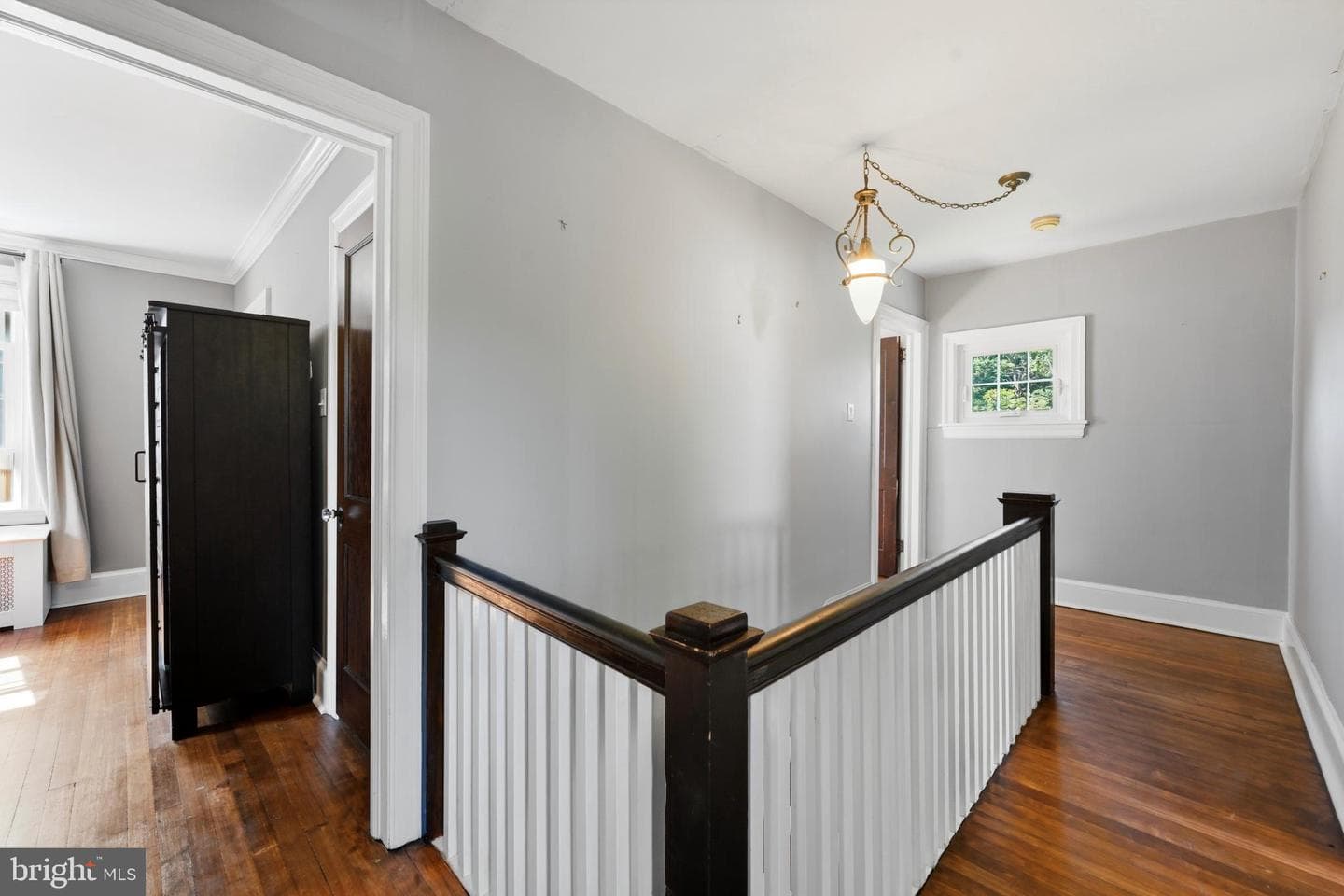 1019 Stirling Street photo 20