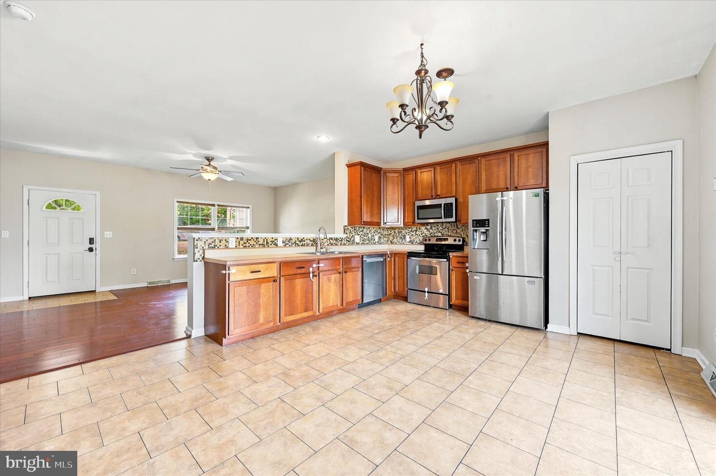 3815 Hazelwood Avenue photo 8
