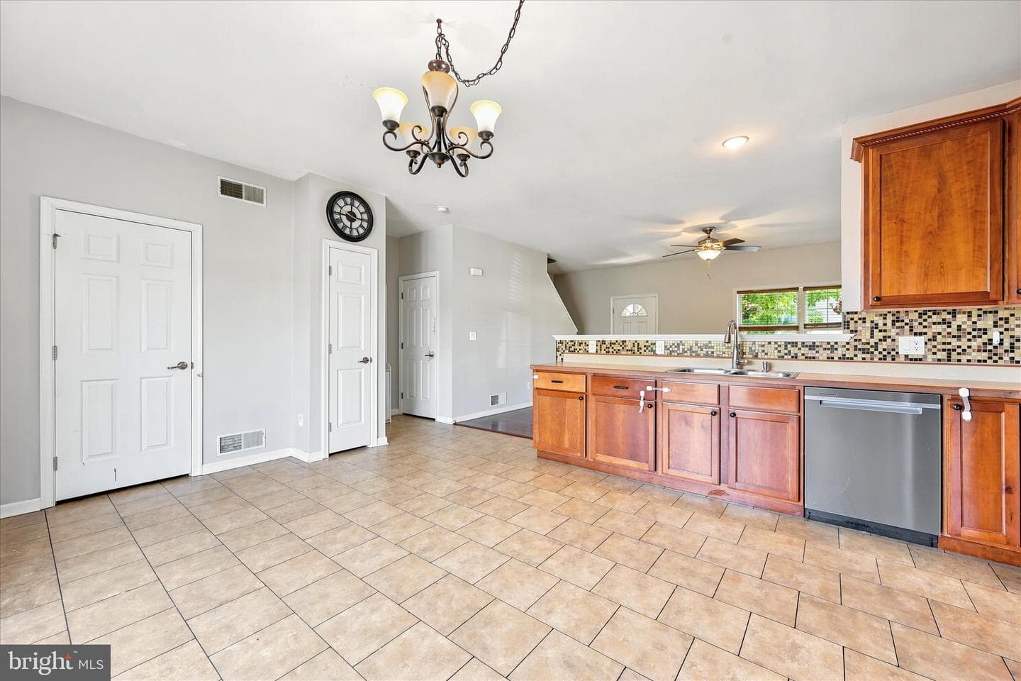 3815 Hazelwood Avenue photo 9