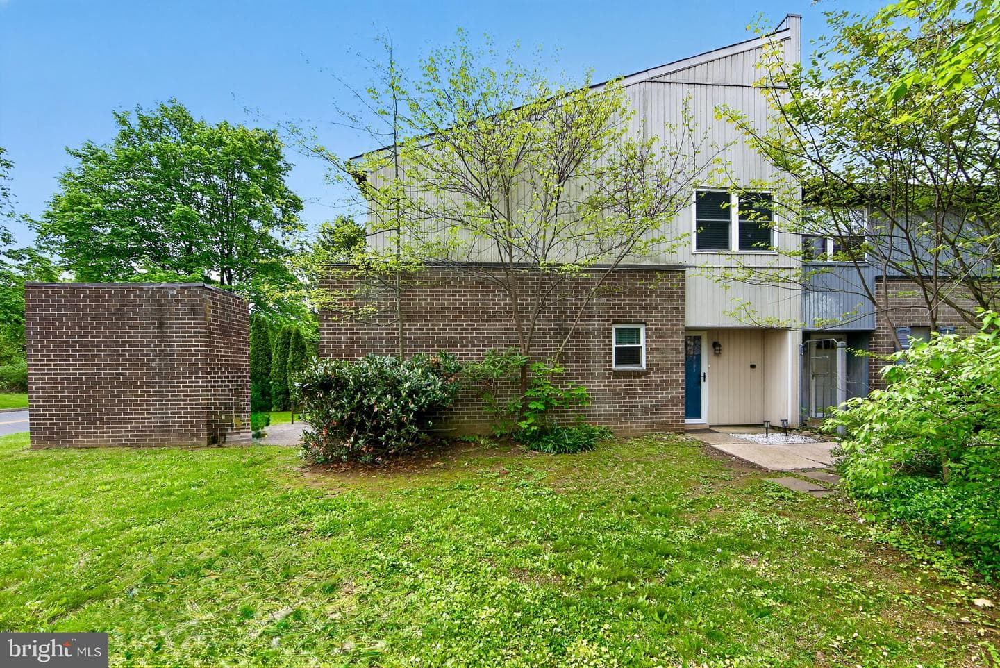 111 Argyll Court #12 photo 31