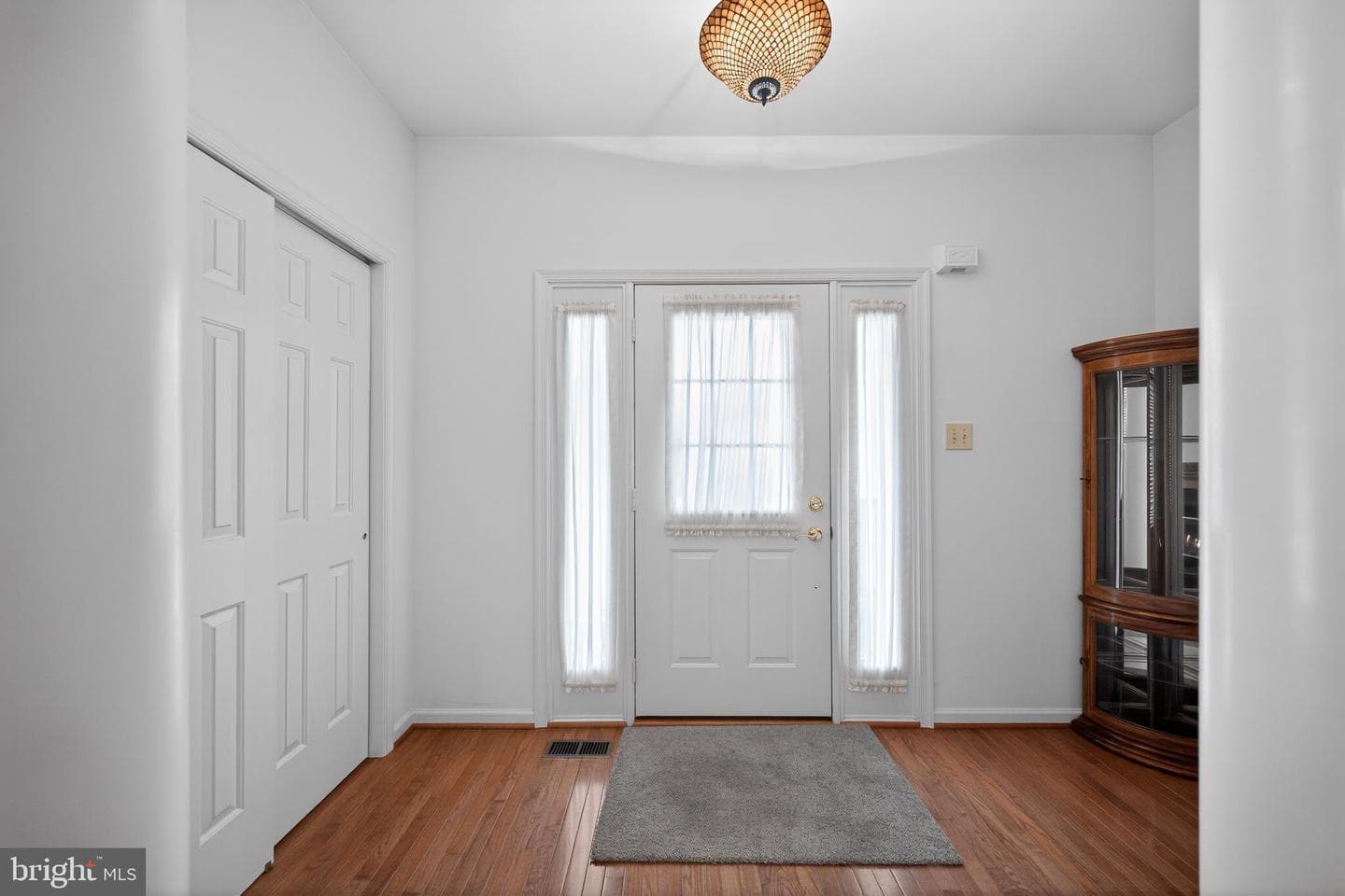 530 Gramercy Lane photo 5