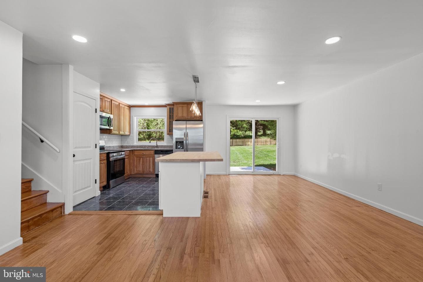 970 Kingsway Drive photo 14