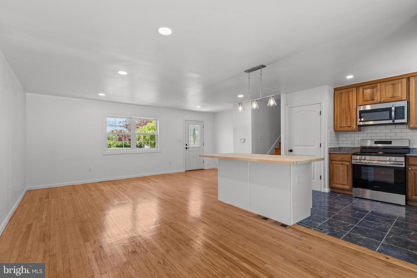 970 Kingsway Drive photo 19