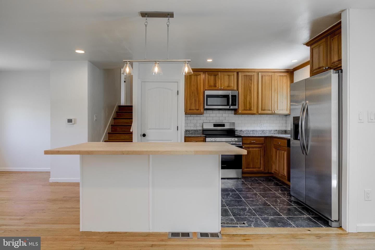 970 Kingsway Drive photo 21