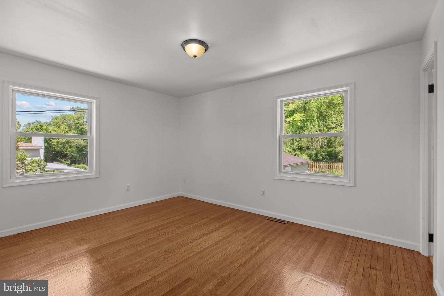 970 Kingsway Drive photo 27