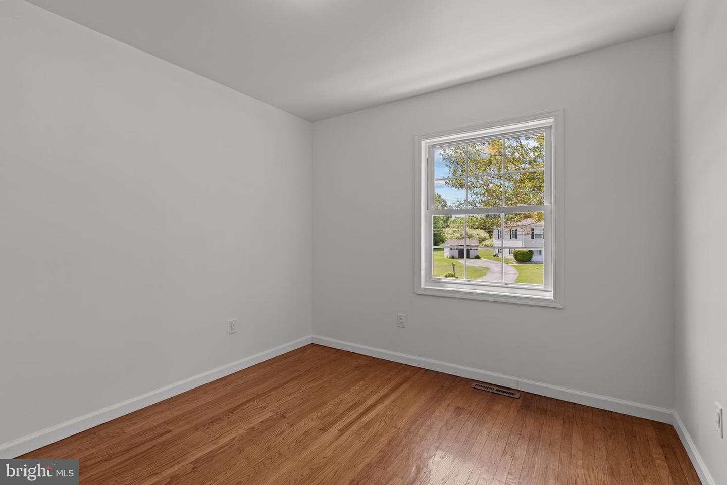 970 Kingsway Drive photo 34