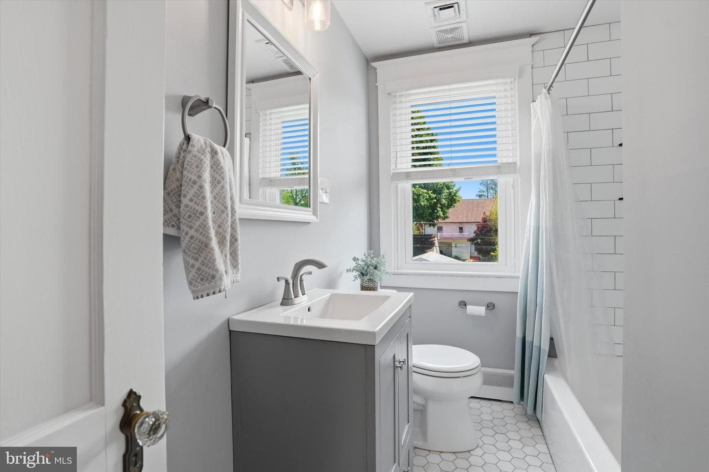 328 Dean Street photo 36