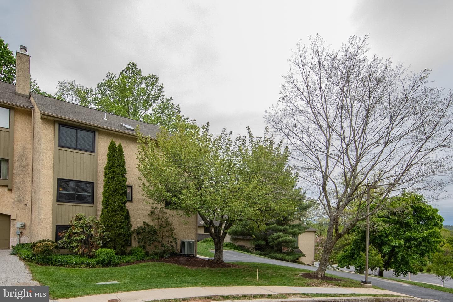 380 Lynetree Drive #7-D photo 3