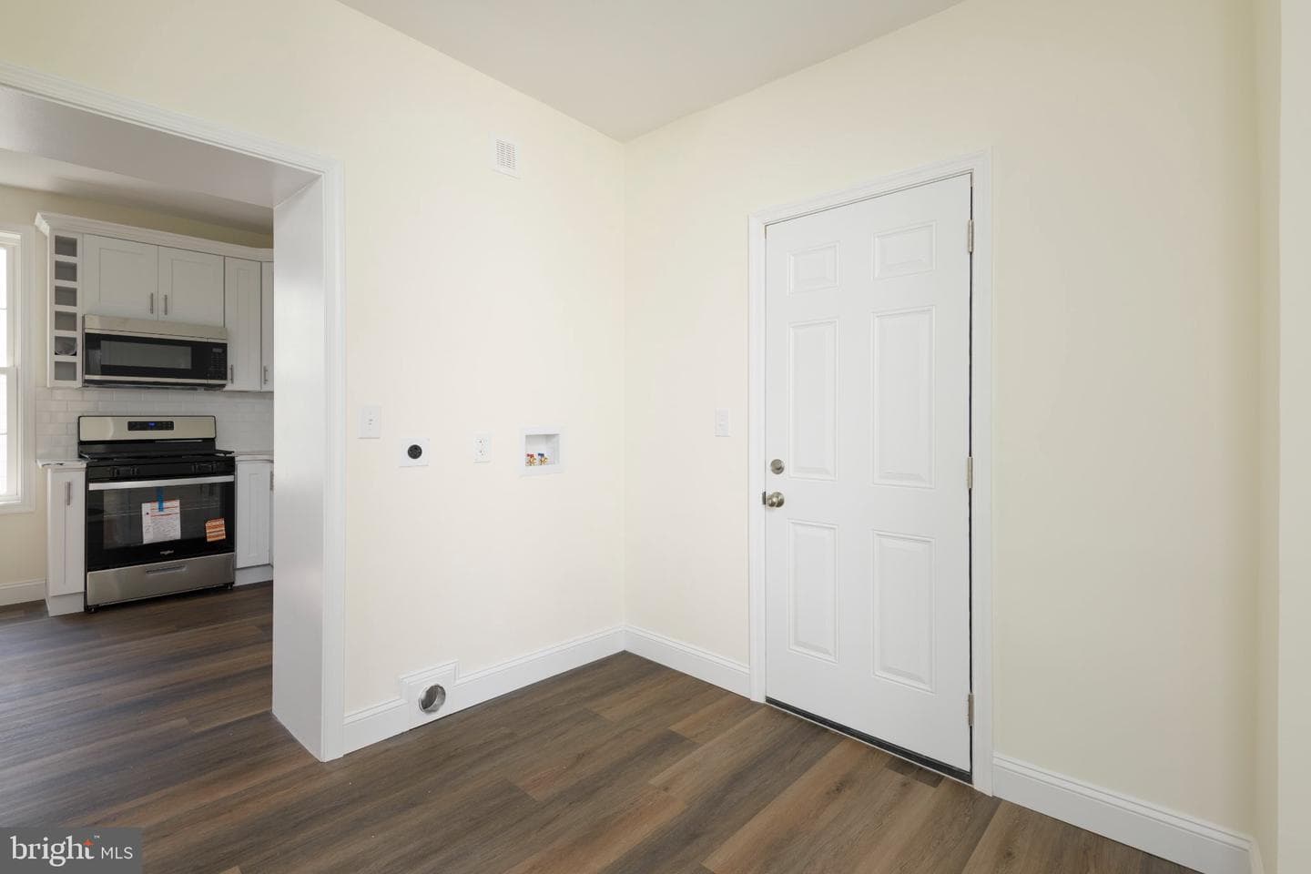 448 Broad Street photo 10