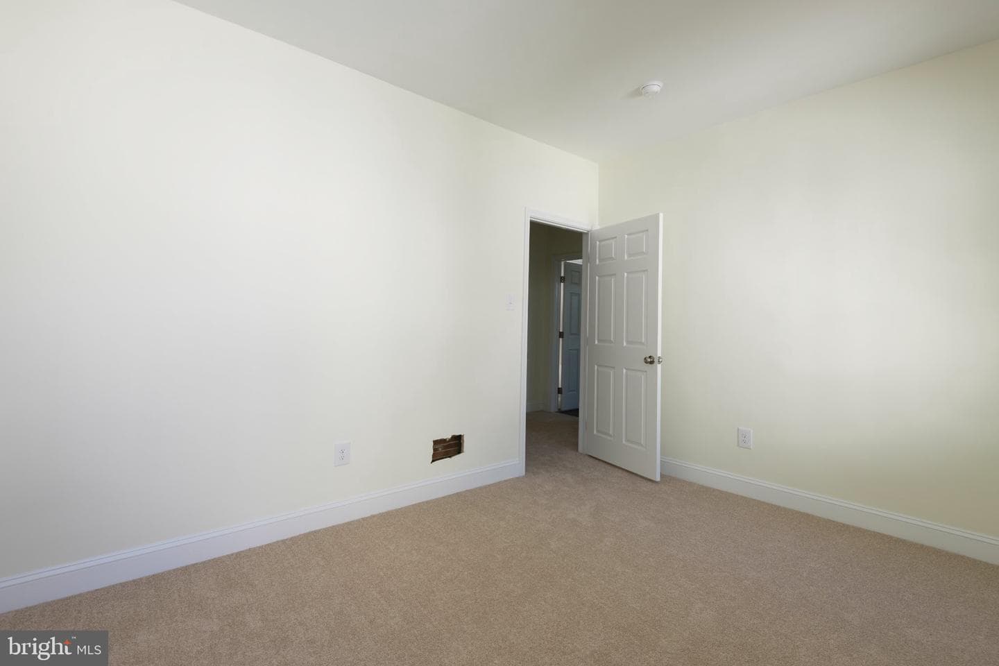 448 Broad Street photo 13