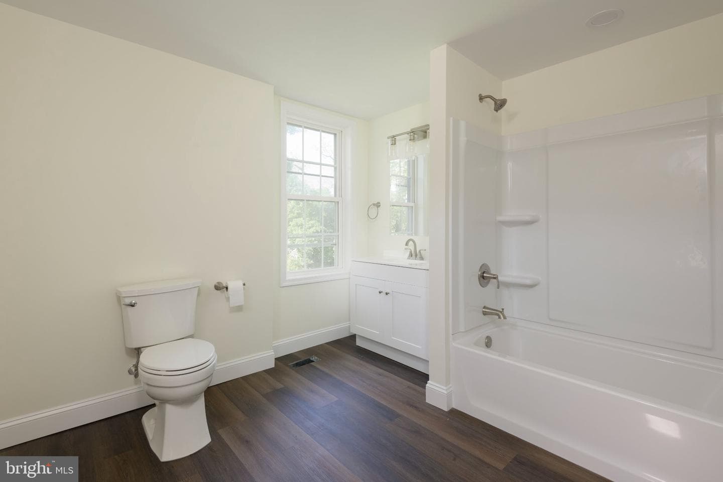 448 Broad Street photo 15