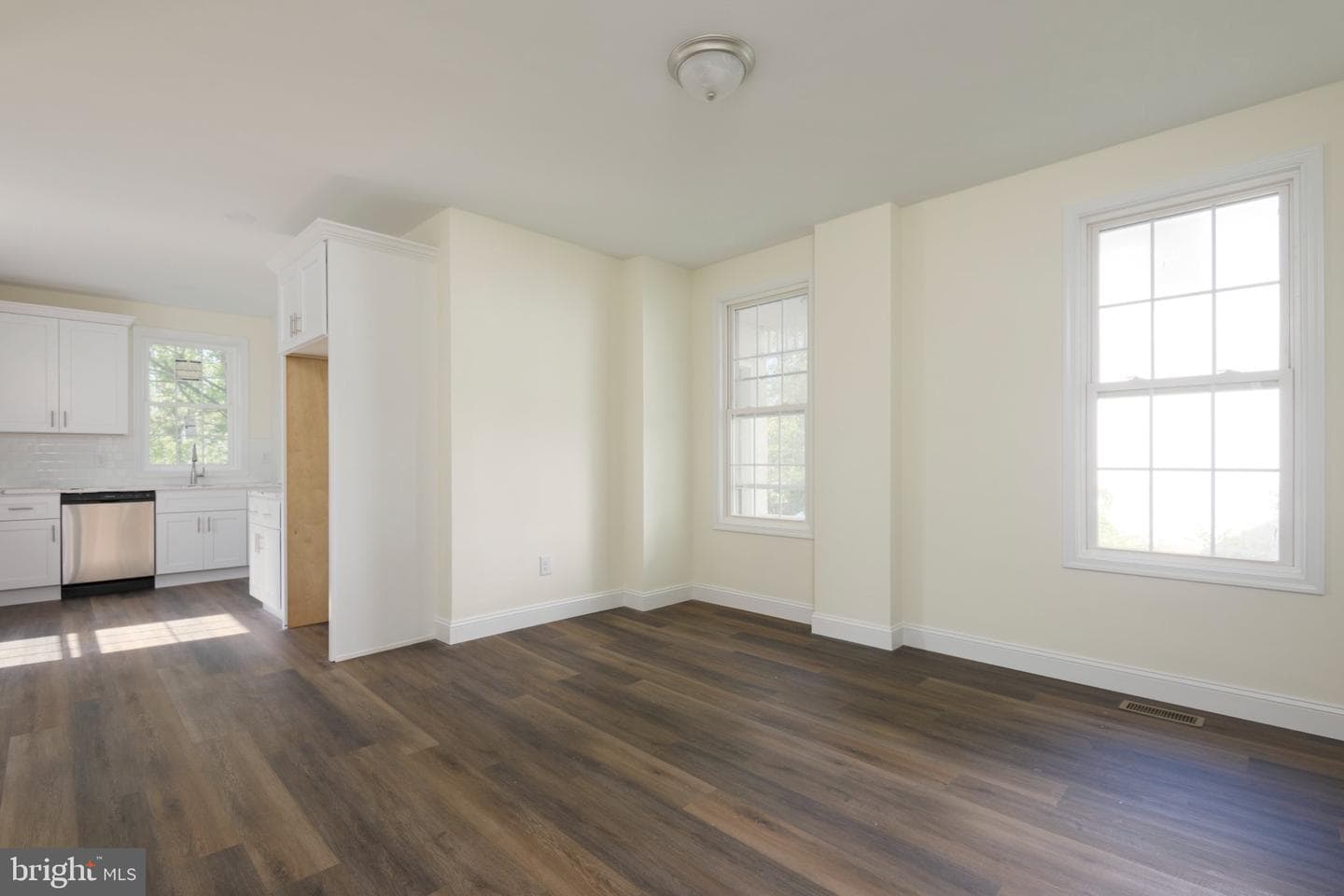 448 Broad Street photo 7