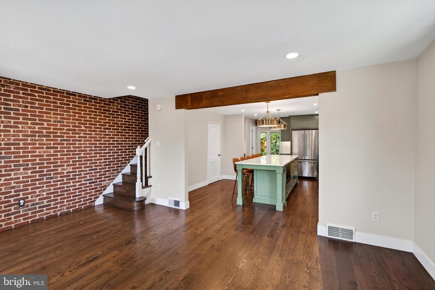 125 Price Street photo 5