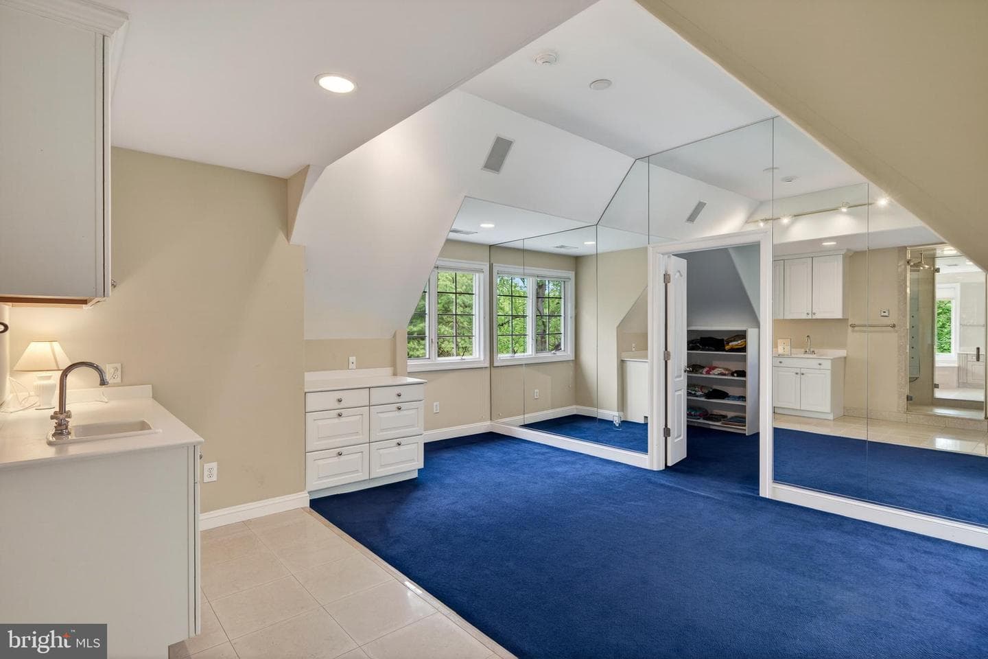 606 Longchamps Drive photo 34