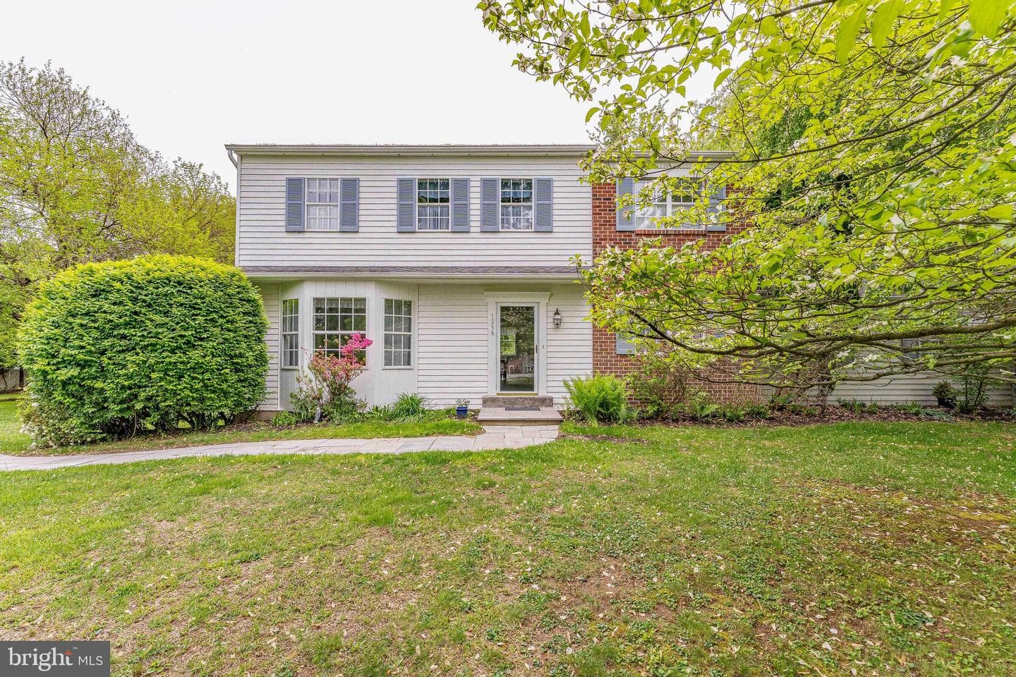 1239 Upton Circle, West Chester