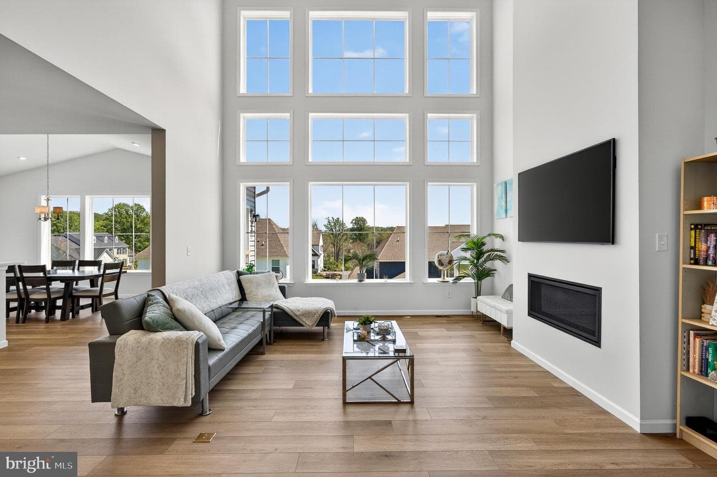 925 Marina Court photo 4