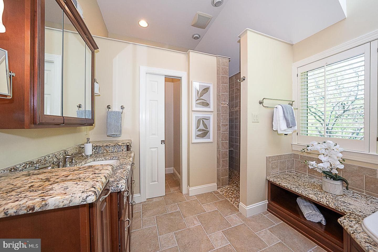 30 Spring Hill Lane photo 37