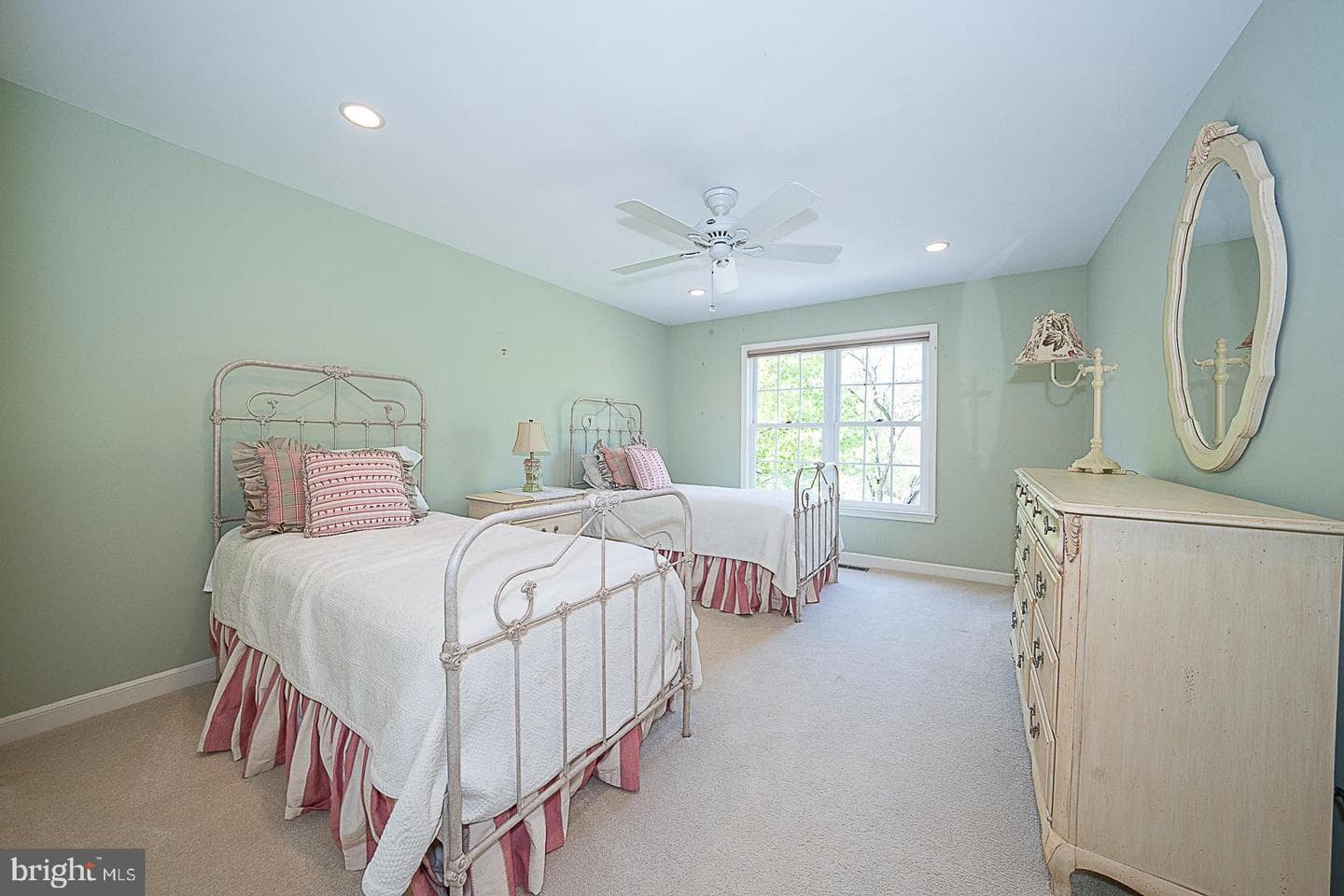 30 Spring Hill Lane photo 39