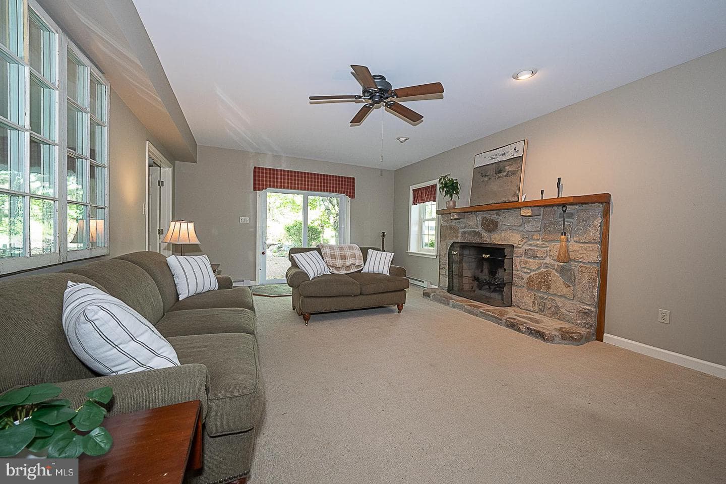 30 Spring Hill Lane photo 54