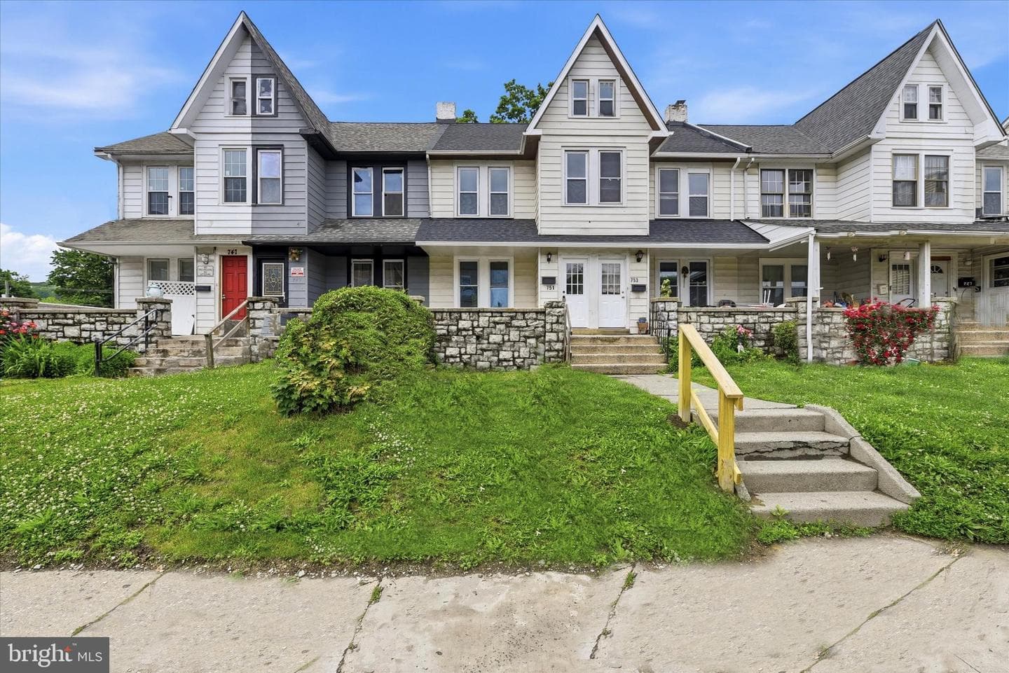 751 E Lincoln Highway