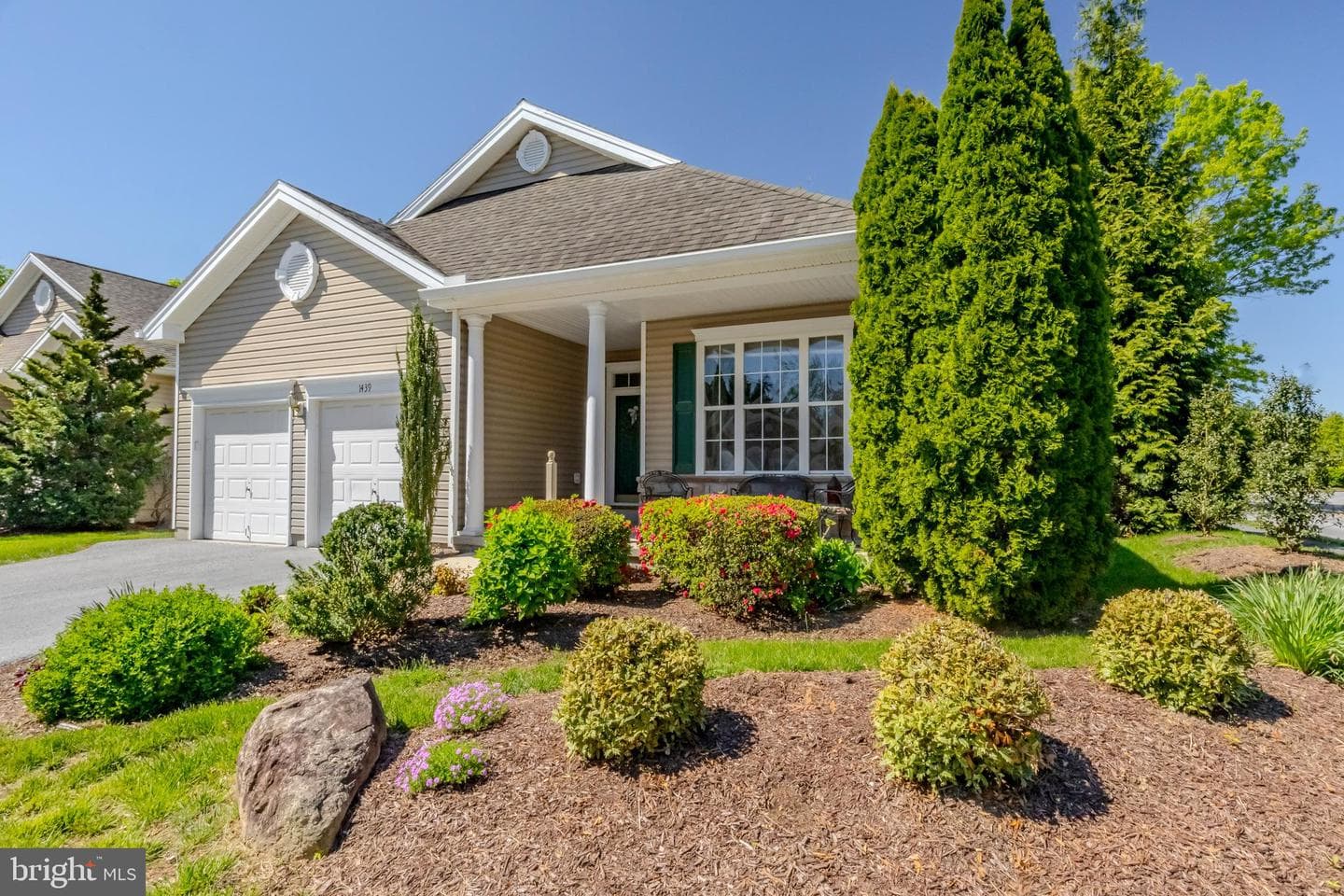 1439 Quaker Ridge #1439 photo 2