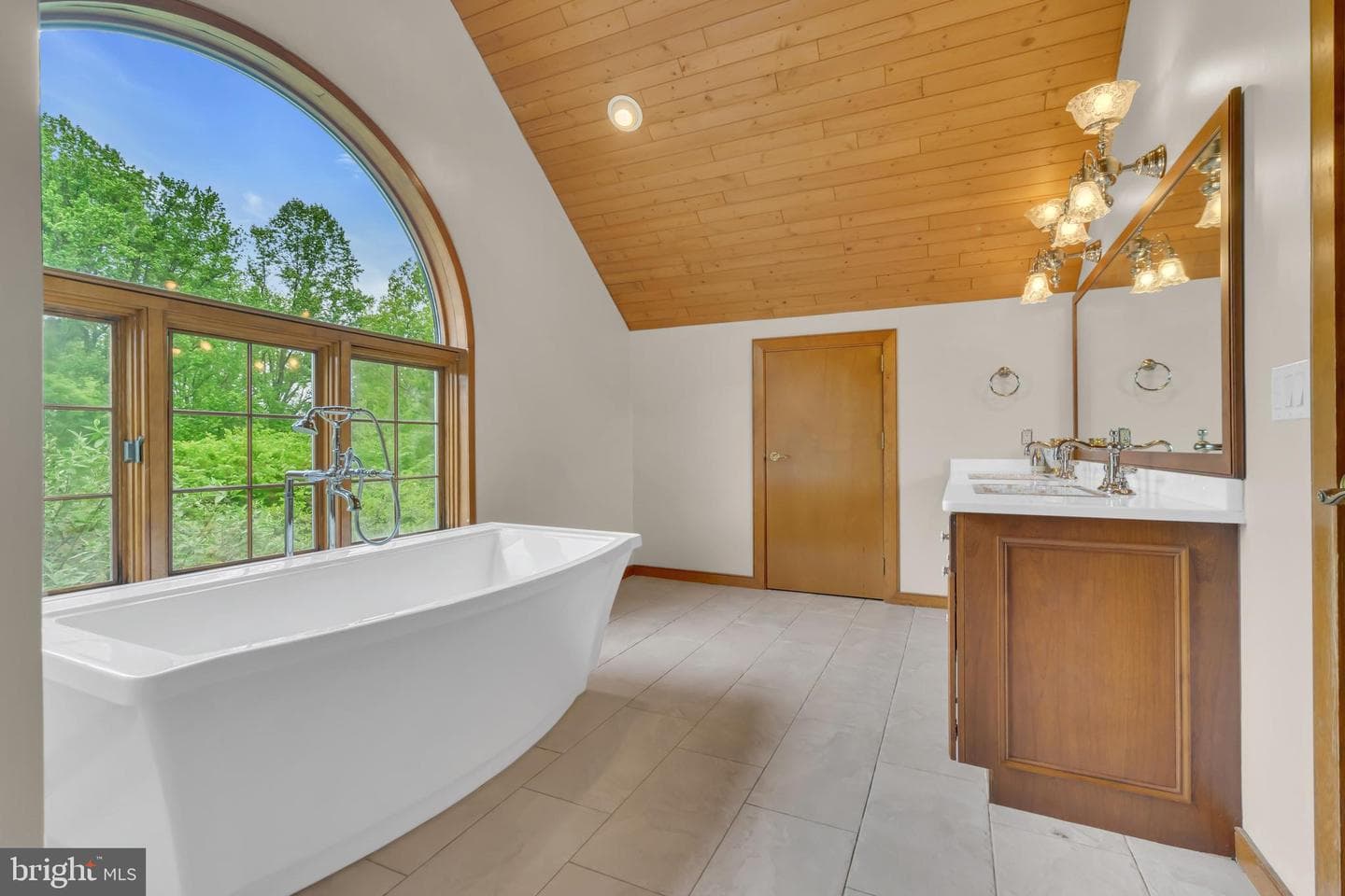 132 Beverly Drive photo 22