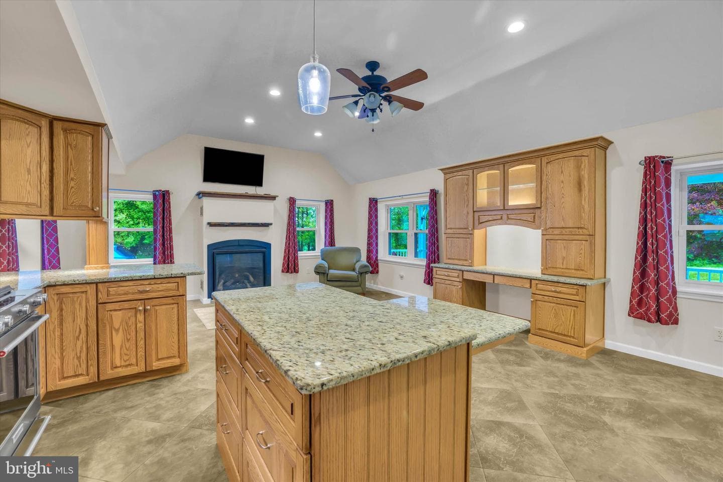 1014 N Bailey Rd photo 6