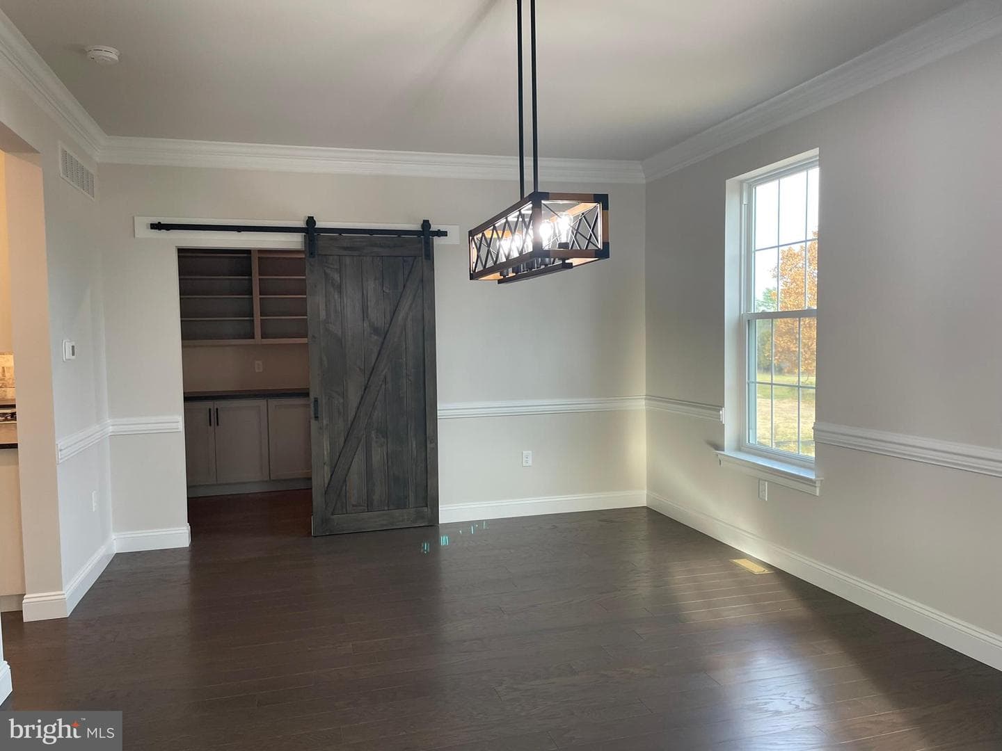 73 Ruth Ave photo 32