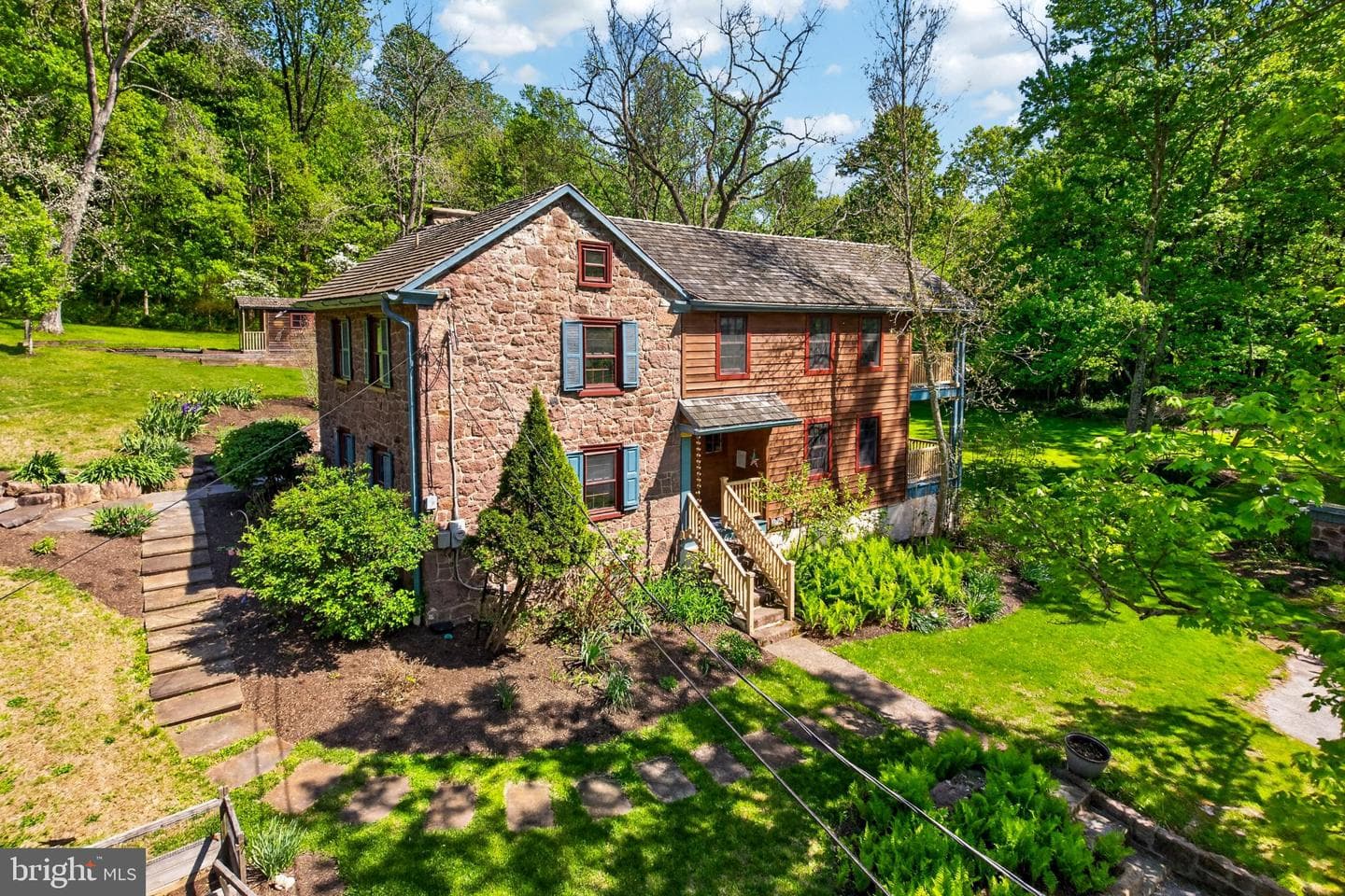 1790 Fernbrook Ln photo 3