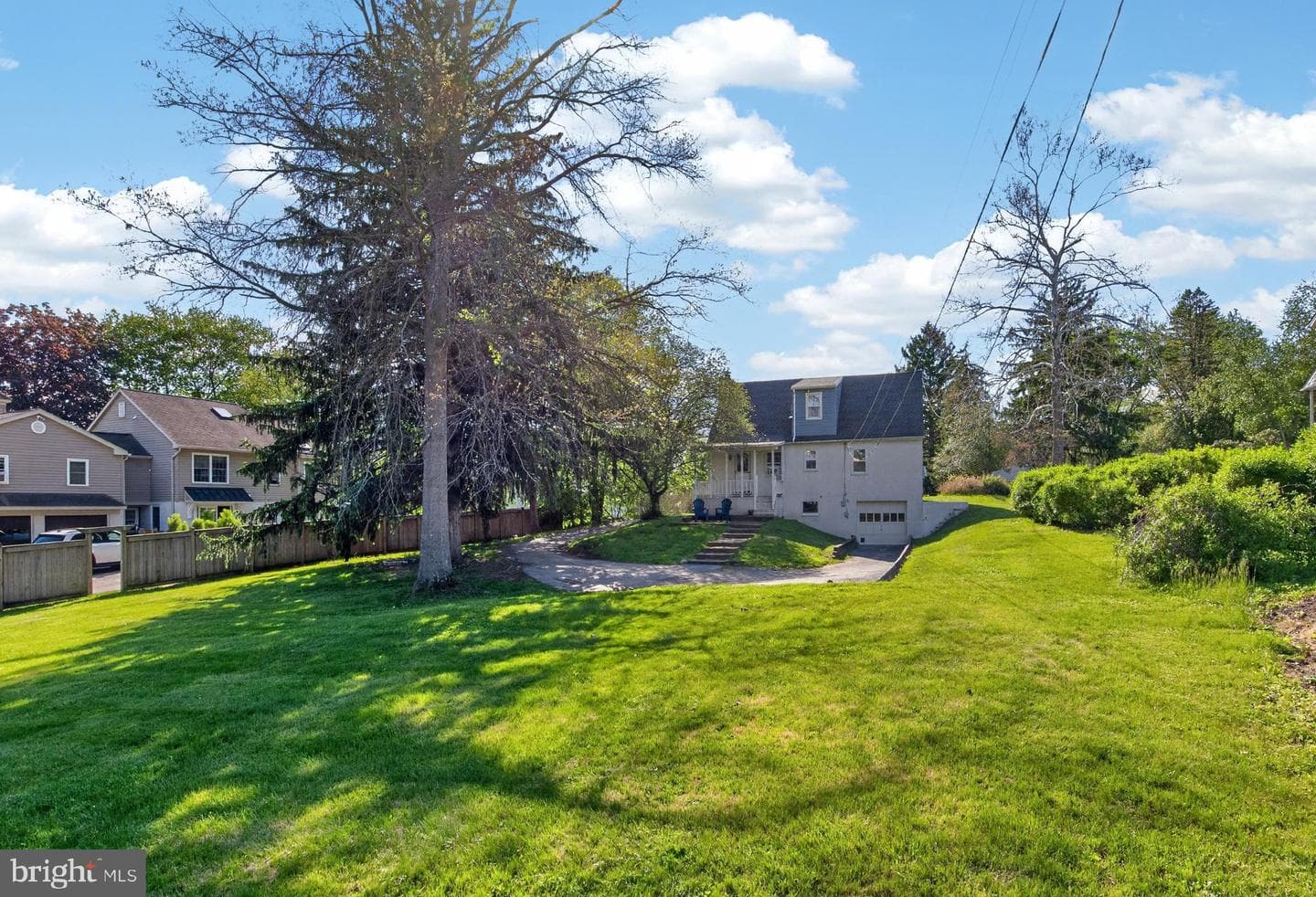 507 Saint Johns Circle photo 3