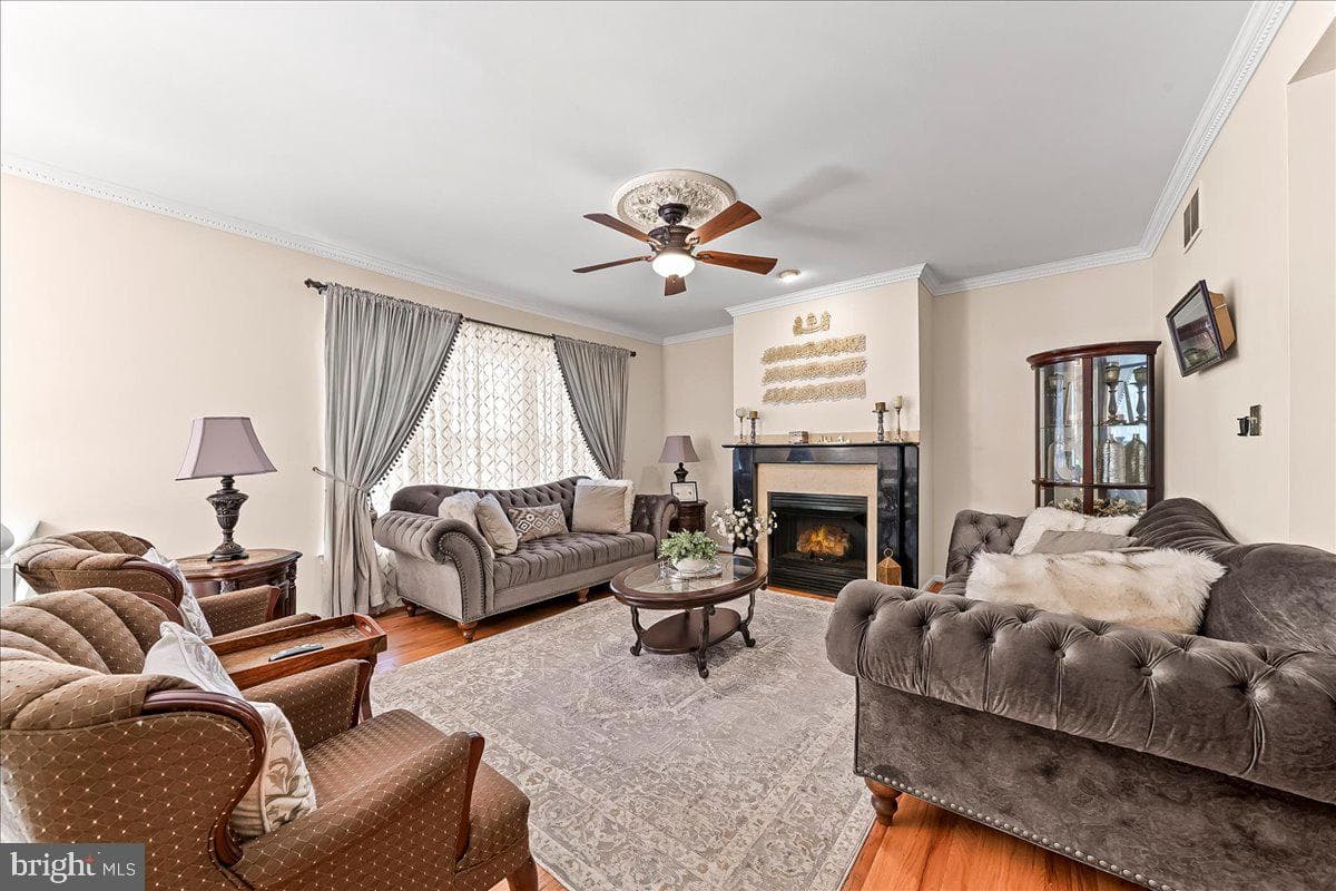 100 Stratford Court photo 3