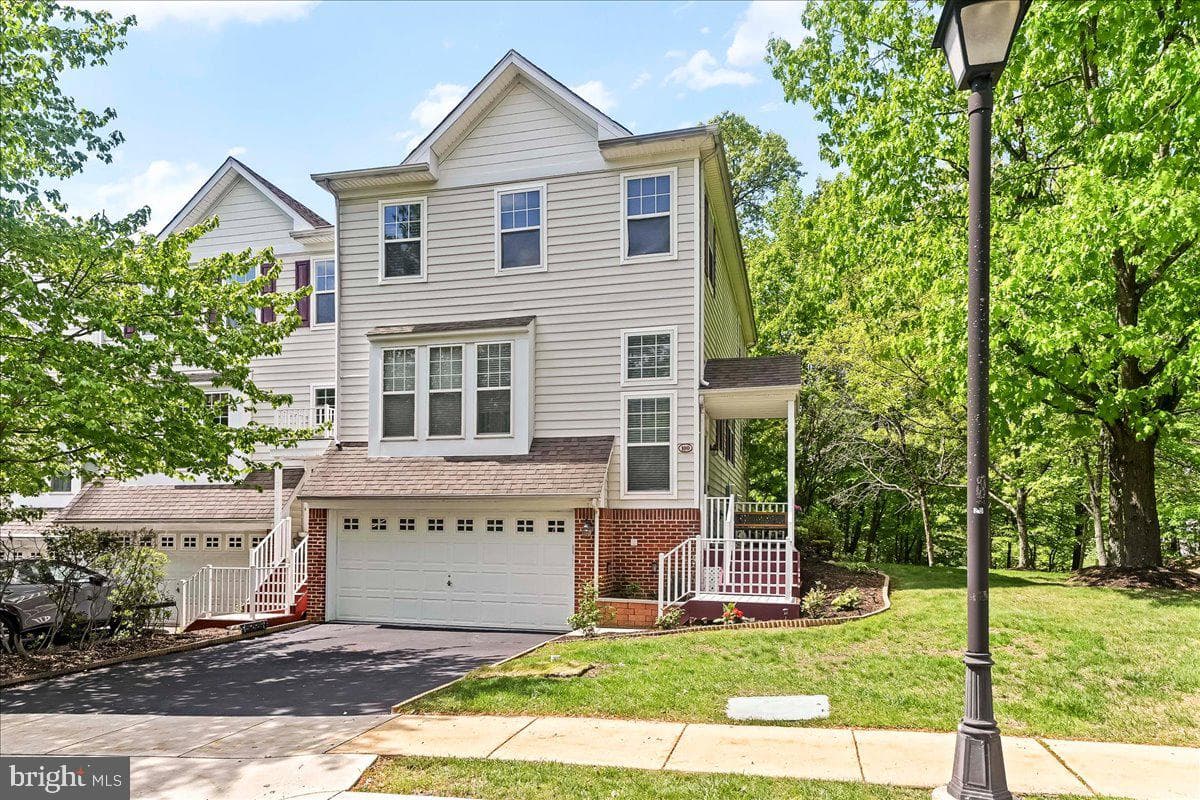 100 Stratford Court photo 37