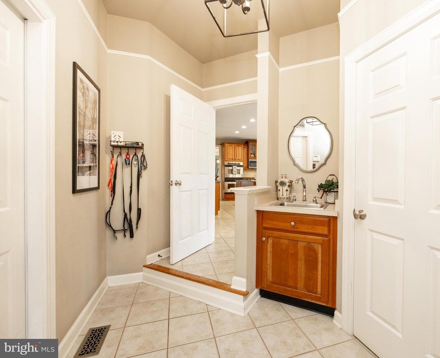 1538 Tattersall Way photo 18