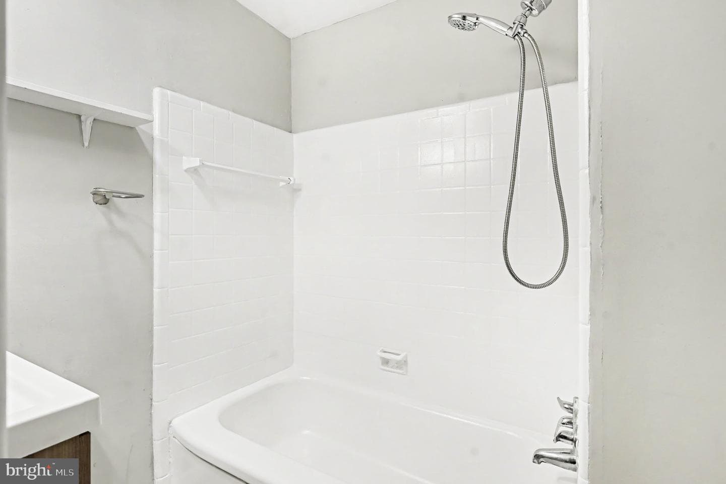909 Woodlawn Avenue photo 28