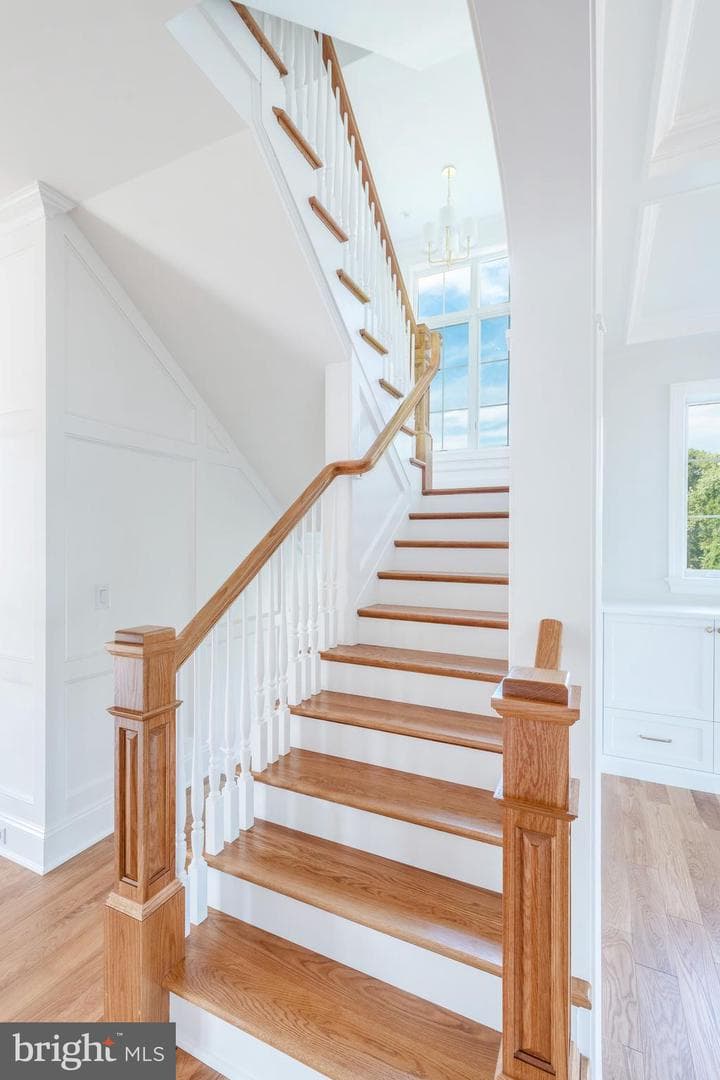 155 Lexington Manor photo 8