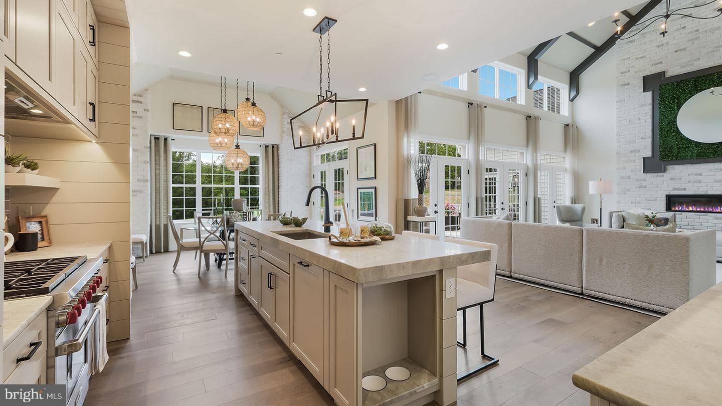 141 Lexington Manor, Glenmoore