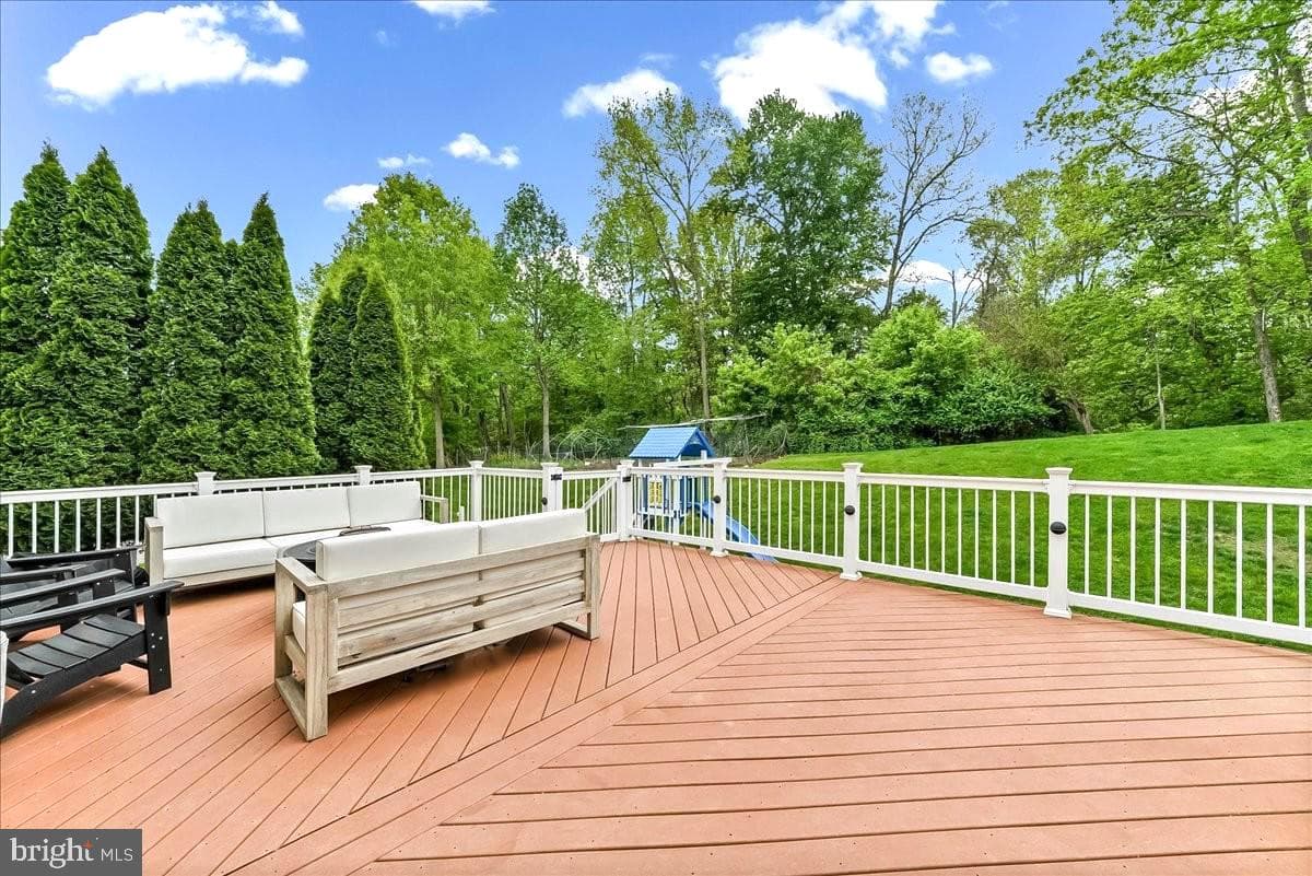 509 Radek Court photo 32