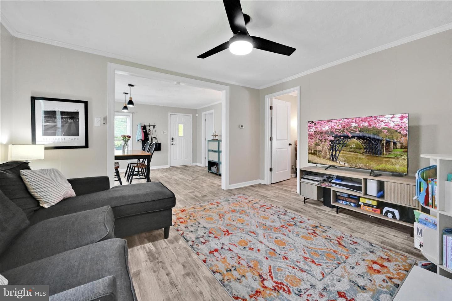 705 Charles Street photo 11