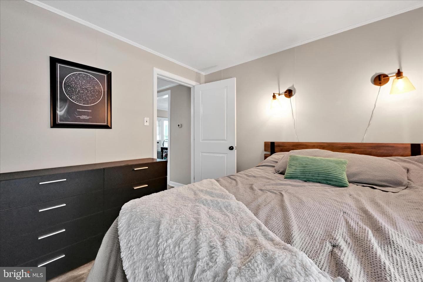 705 Charles Street photo 20