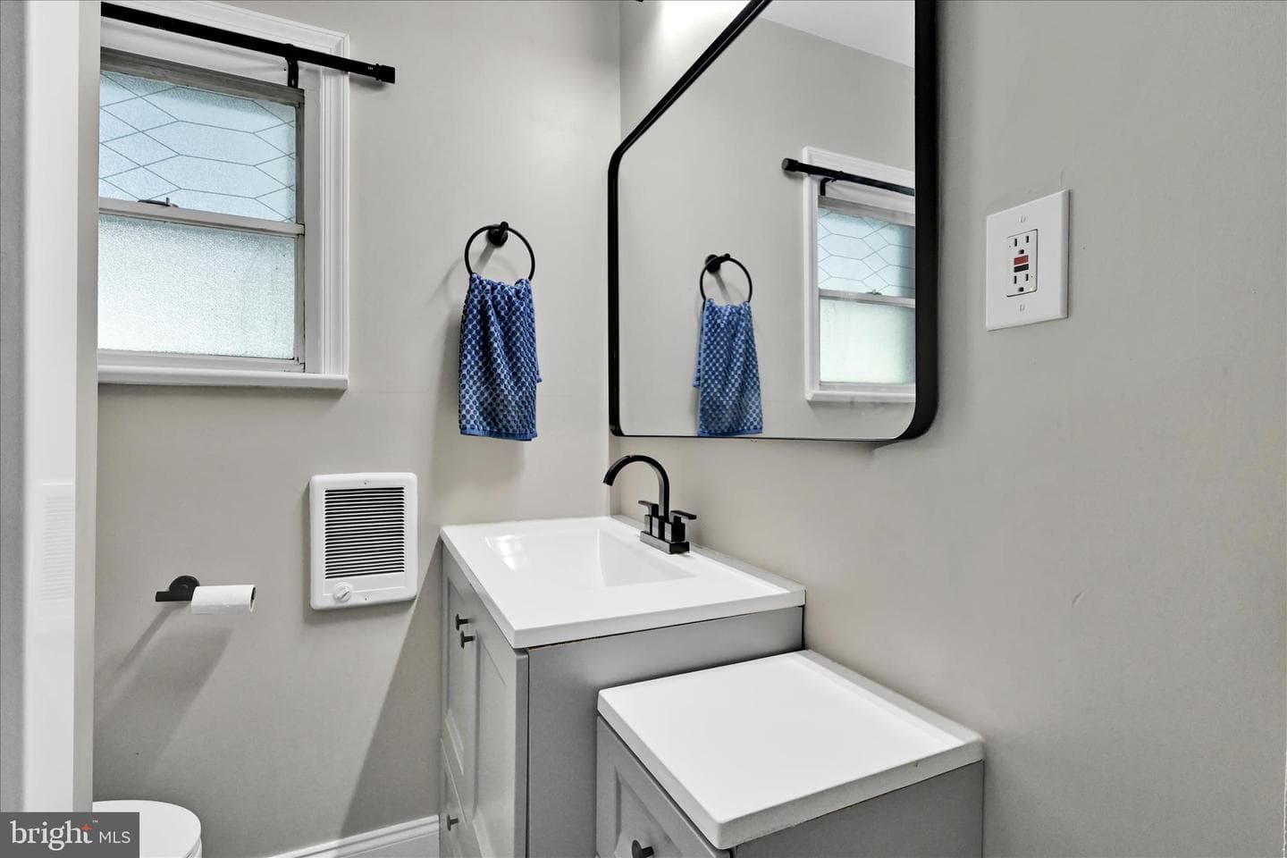 705 Charles Street photo 24