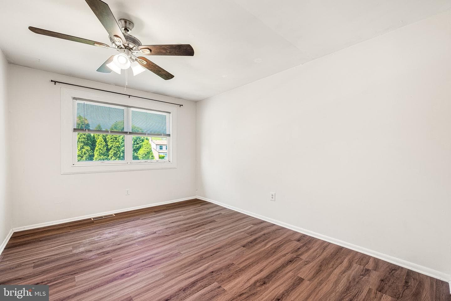 100 Argyll Court photo 19