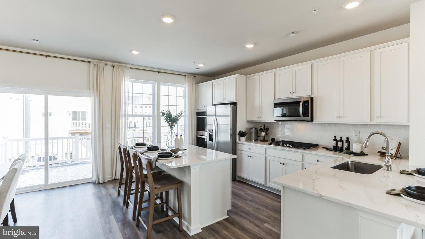 109 Smithworks Boulevard photo 3