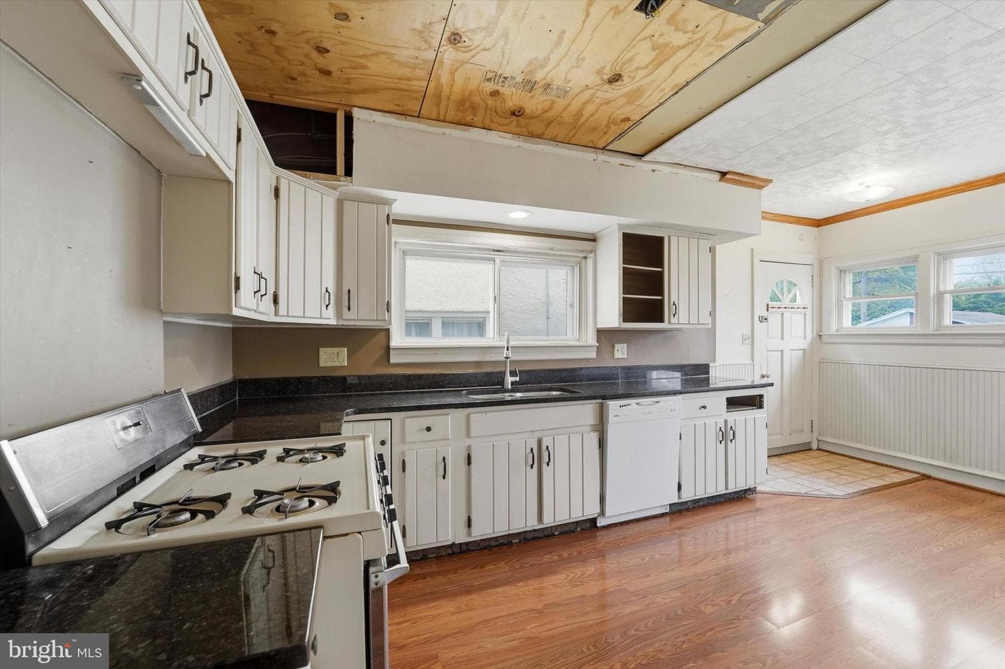 230 1st Avenue photo 8