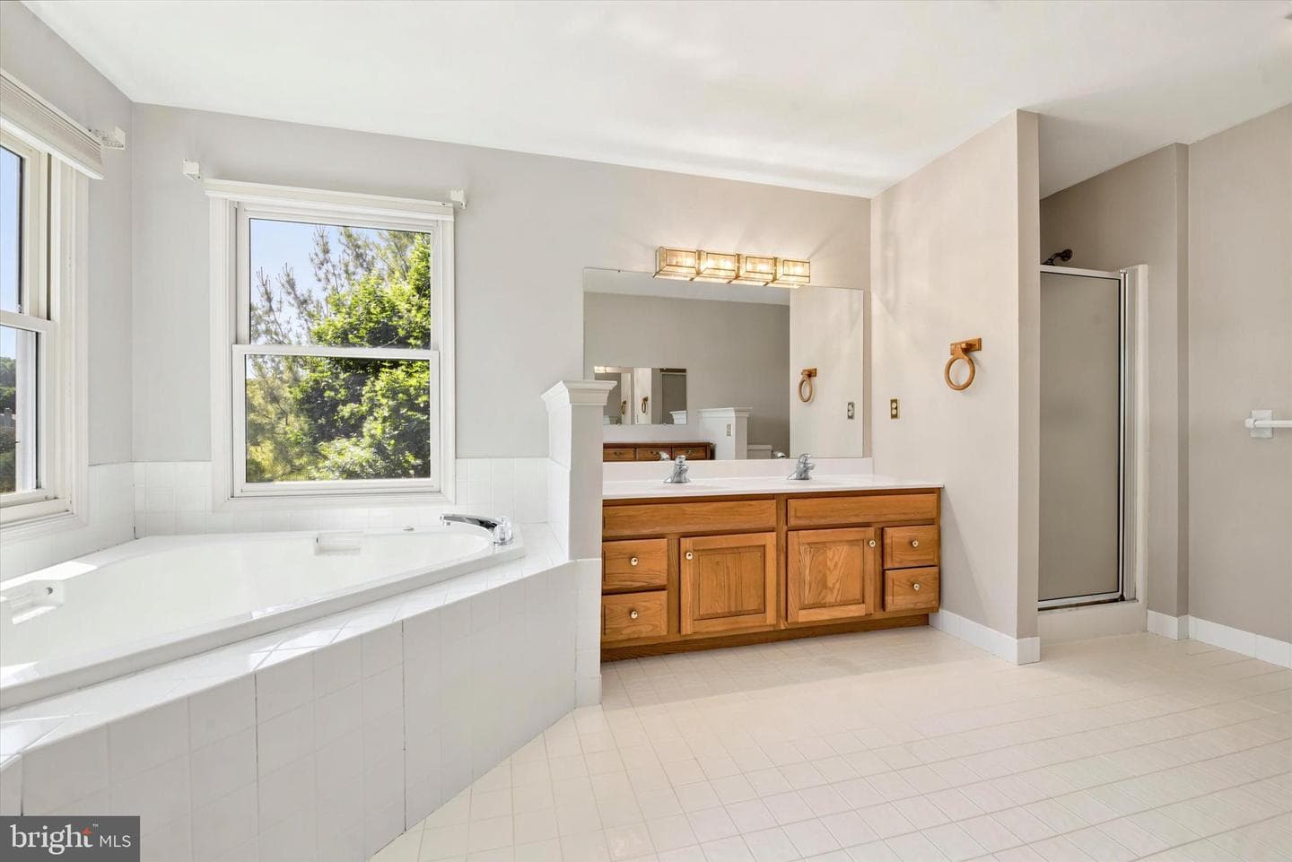 100 Noble Drive photo 20