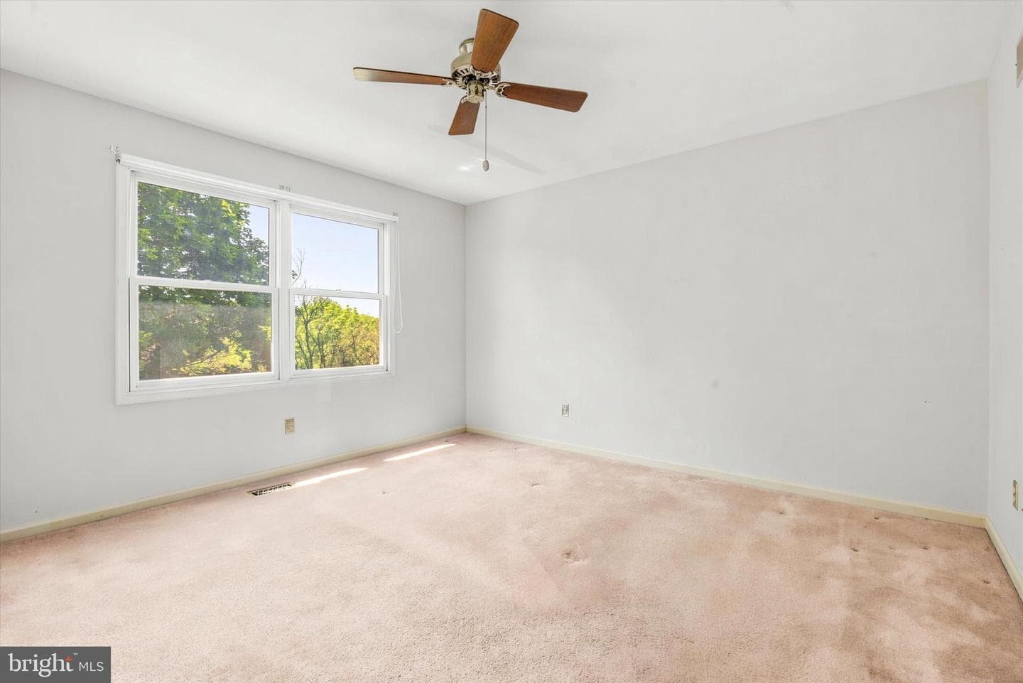 100 Noble Drive photo 21