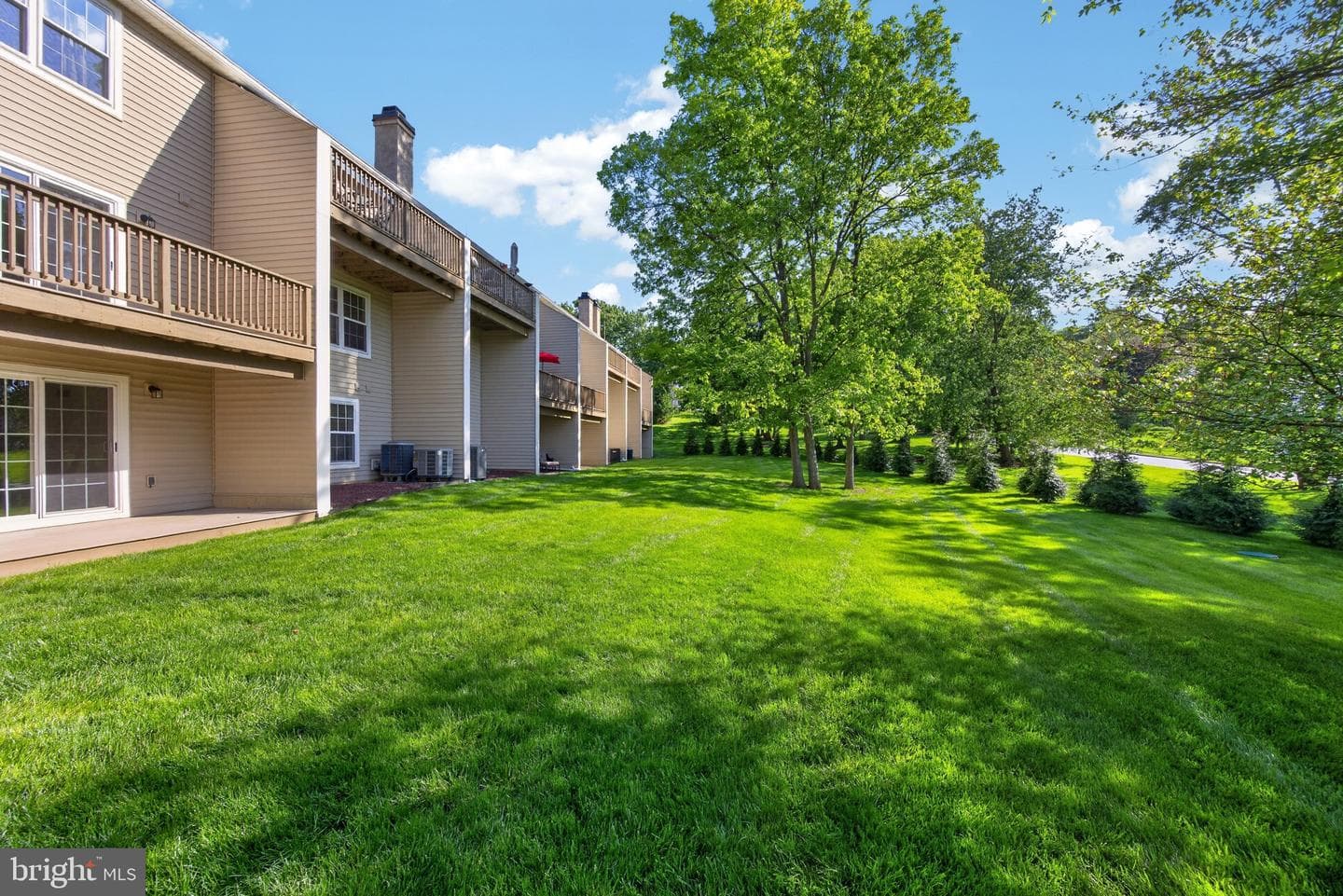 103 Fairfield Court photo 25