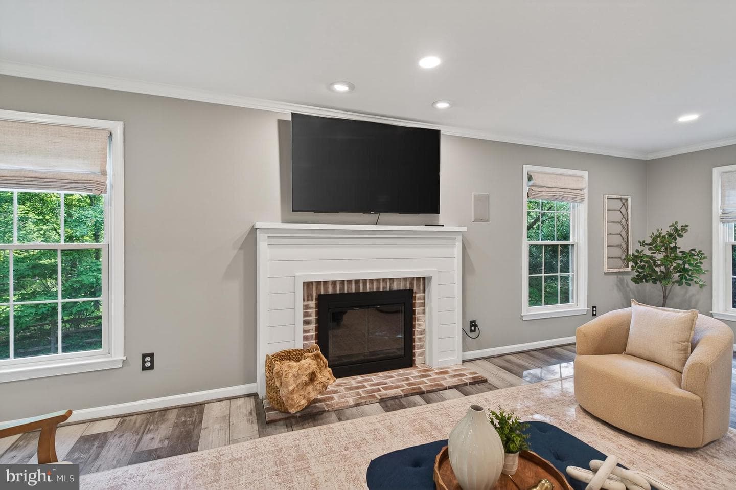 823 Nathan Hale Drive photo 10