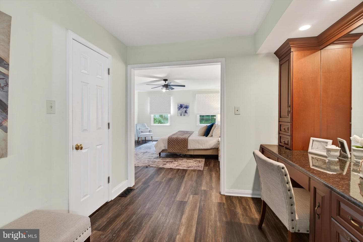 823 Nathan Hale Drive photo 39
