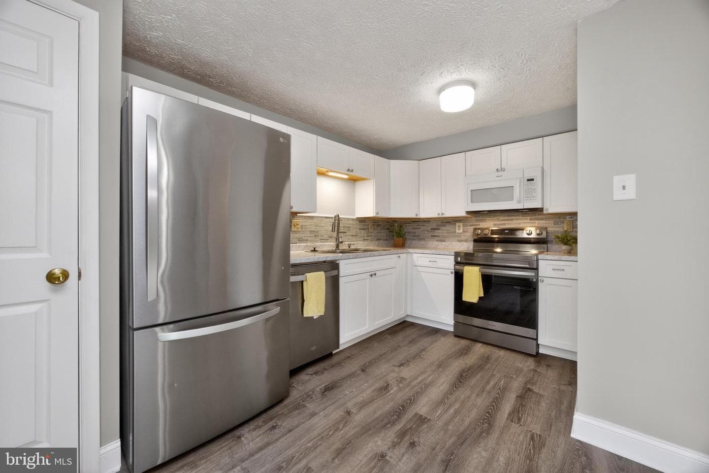 348 Barclay Street photo 10